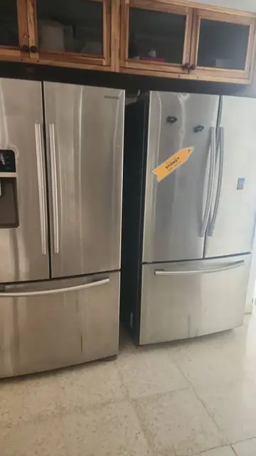 Dos refrigeradores Samsung French door